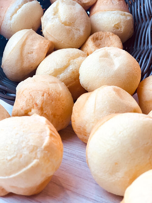 Brazilian Cheese Bread (Pão de Queijo)